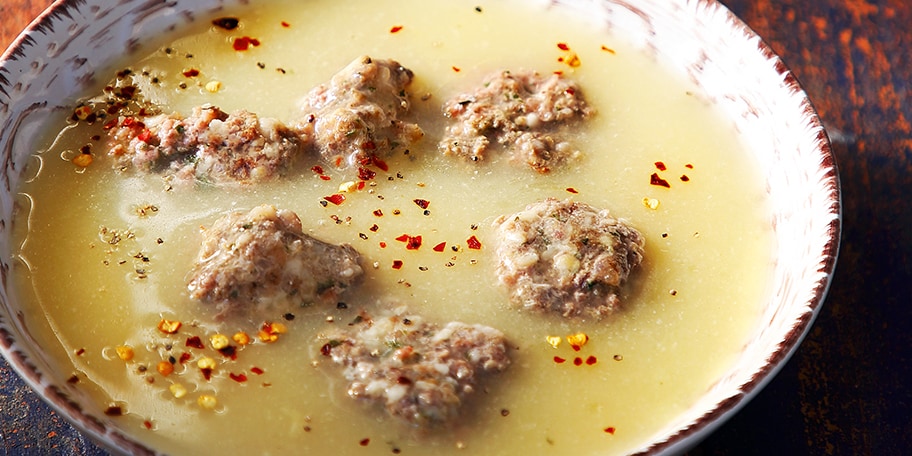 Σούπα γιουβαρλάκια με τραχανά