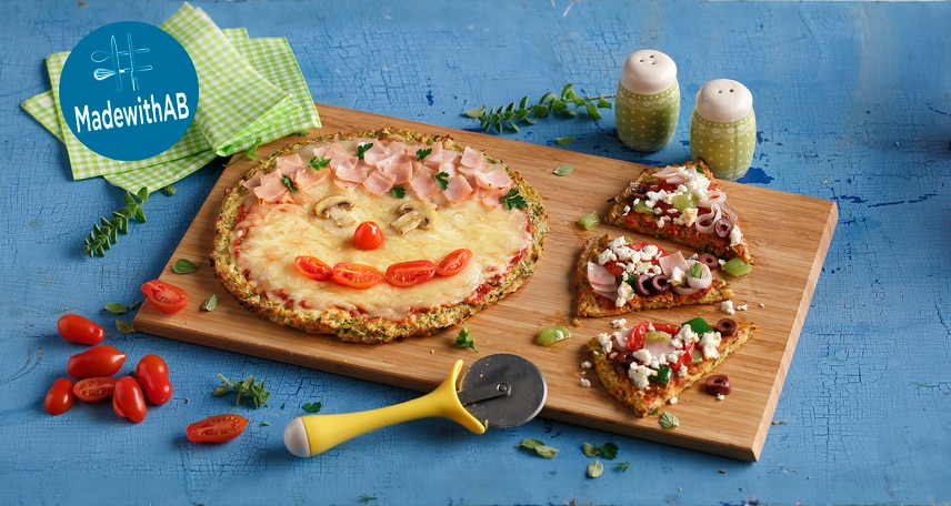 Κλασσική και Ελληνική πίτσα με βάση το κολοκυθάκι