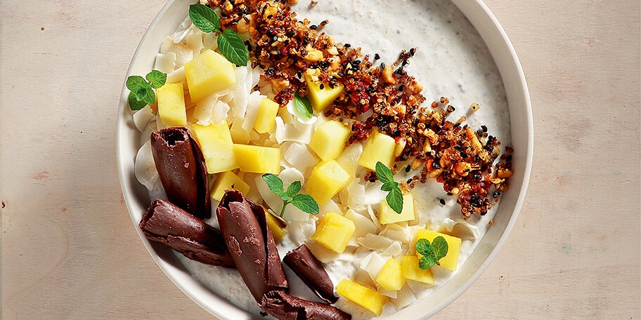 Smoothie με μείγμα τραγανών δημητριακών και μάνγκο