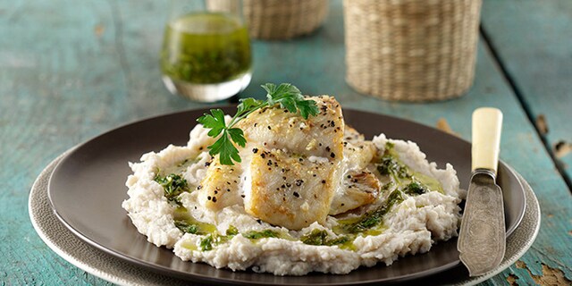 Φιλέτο πέρκας με πουρέ φασολιών