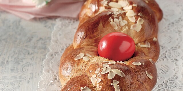 Παραδοσιακό τσουρέκι, µαστιχωτό