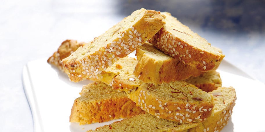 Γιορτινό ψωμί με σαφράν και μέλι