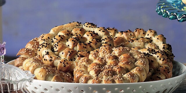 Τυροπιτάκια στριφτά, σαν λουλούδια