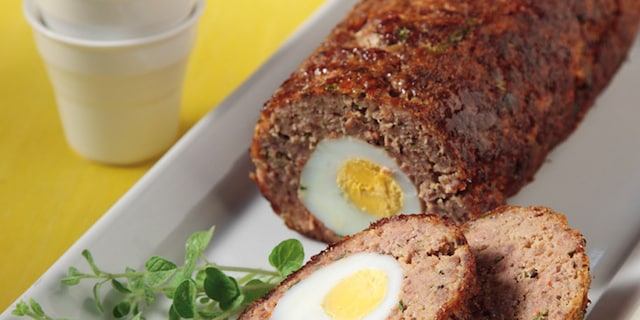 Ρολό με κιμά και αυγά