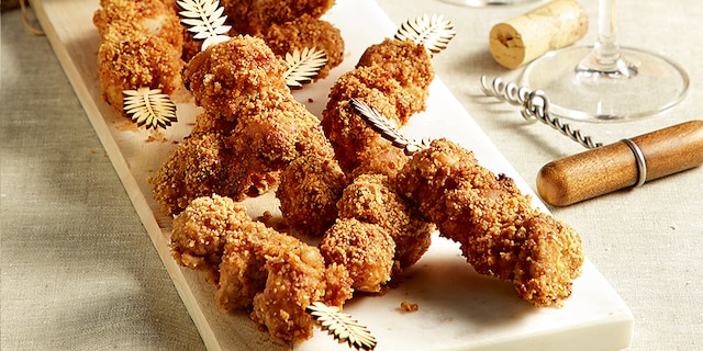 Σουβλάκια κοτόπουλου σε κρούστα ξηρών καρπών