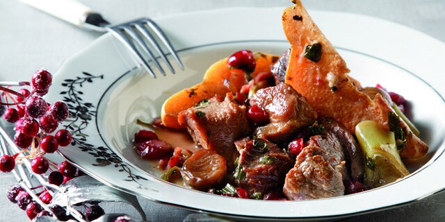 Χοιρινό με κυδώνια, κάστανα και κράνμπερις αποξηραμένα