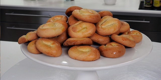 Πασχαλινά κουλουράκια βουτύρου