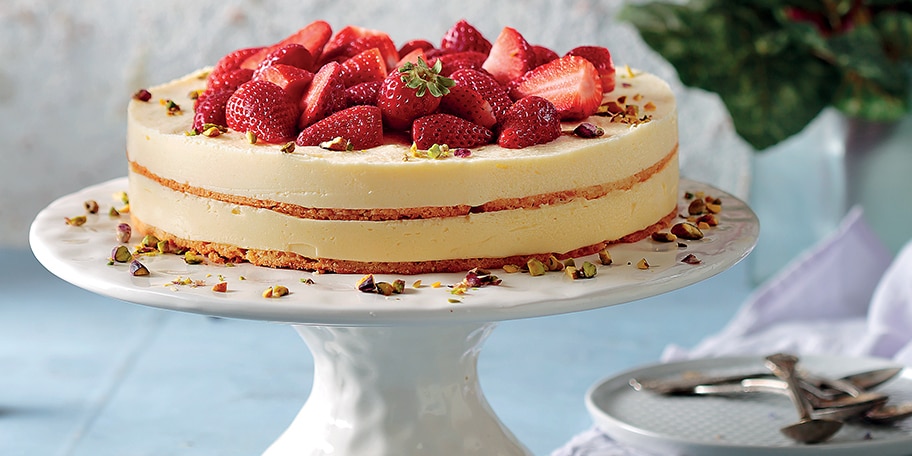 Τούρτα με κρέμα κουαντρό και φρούτα