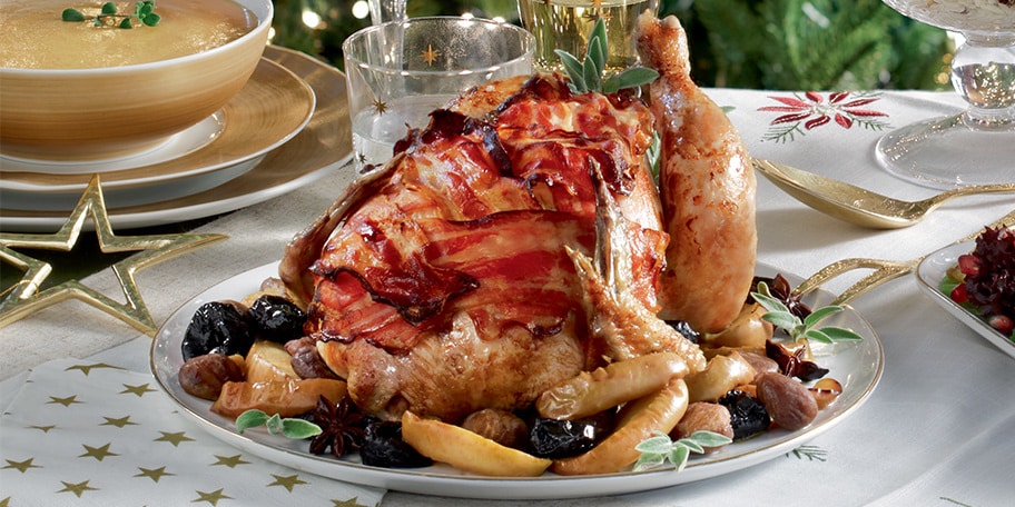 Κότα γεμιστή με κάστανα και μήλα