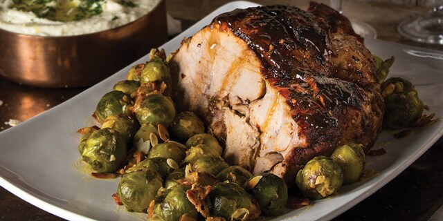 Καραμελωμένο μπούτι μαύρου χοίρου με μπύρα και μπαχαρικά