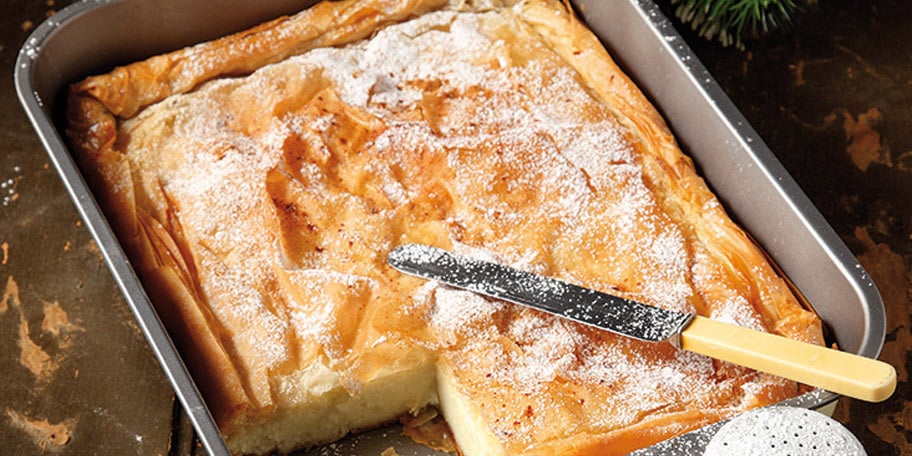 Μπουγάτσα με άρωμα λεμονιού και μοσχολέμονο