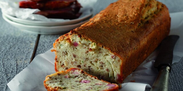 Κεϊκ αλμυρό με φακές και μπεϊκον