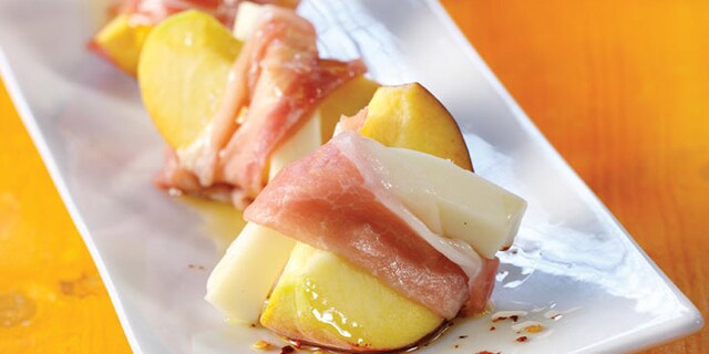 Ροδάκινα με μοτσαρέλα, για ορεκτικό