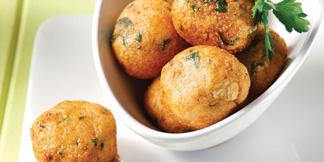 Ταραμοκεφτέδες με κόκκινο ταραμά