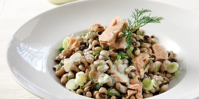 Σαλάτα με μαυρομάτικα και τόνο