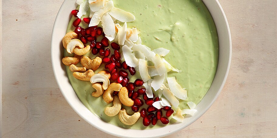 Smoothie μπολ με αβοκάντο και κάσιους