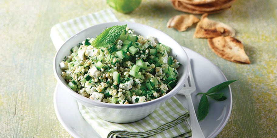 Ταμπουλέ με αγγουράκια και μυρωδικά