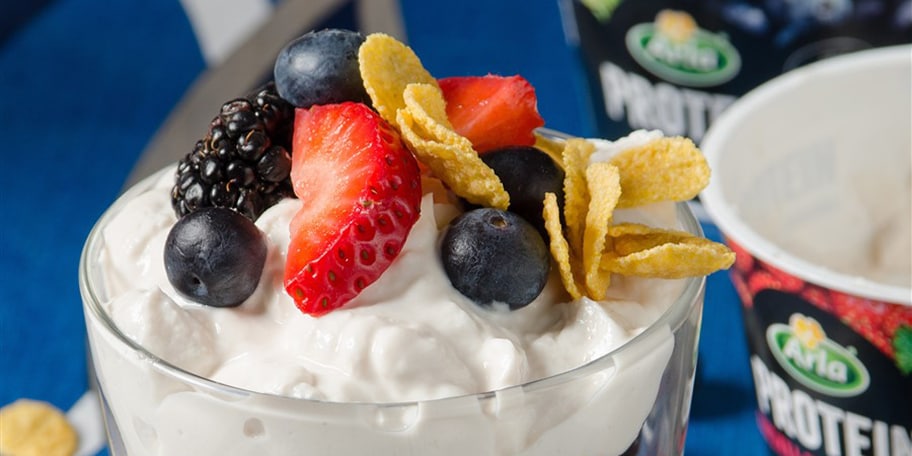 Trifle με επιδόρπιο γάλακτος και φρούτα