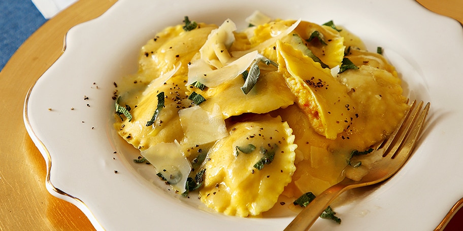 Ραβιόλια με σάλτσα φασκόμηλου