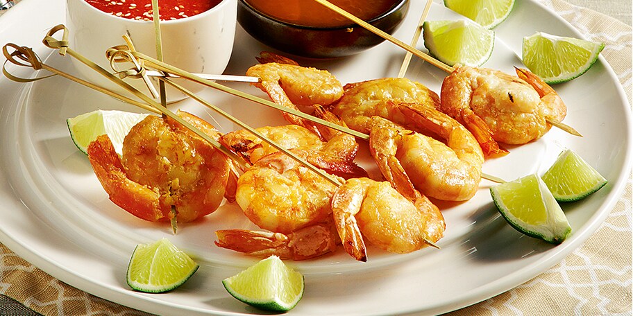 Σουβλάκια γαρίδας με ελαιόλαδο και λάιμ