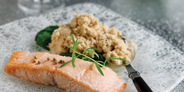 Σολομός ατμού με μουσελίν γαρίδας