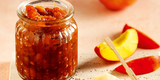 Τσάτνεϊ νεκταρίνι με κάρι