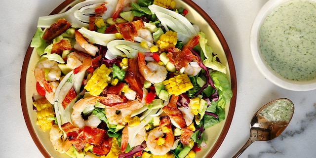 Σαλάτα γουακαμόλε, ψιλοκομμένη, με γαρίδες