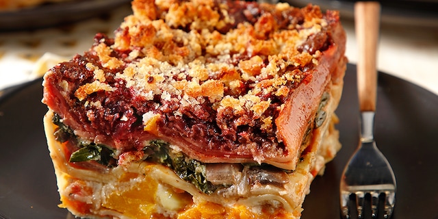 Λαζάνια λαχανικών με μπεσαμέλ από γάλα αμυγδάλου