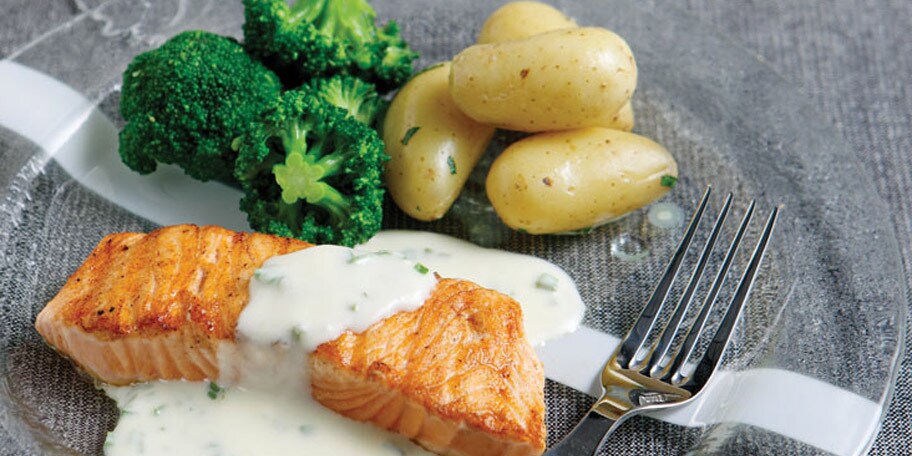 Σολομός με σάλτσα σαμπάνιας