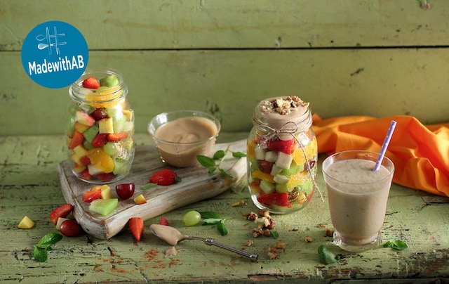 ΚΑΛΟΚΑΙΡΙΝΕΣ ΓΕΥΣΕΙΣ - Smoothie πεπονιού & Φρουτοσαλάτα με ταχίνι