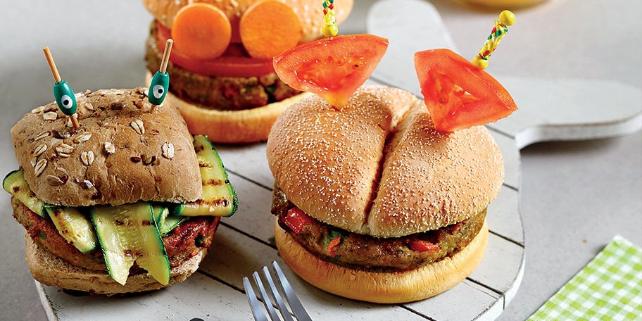 Υγιεινό μπέργκερ με ψάρι και λαχανικά