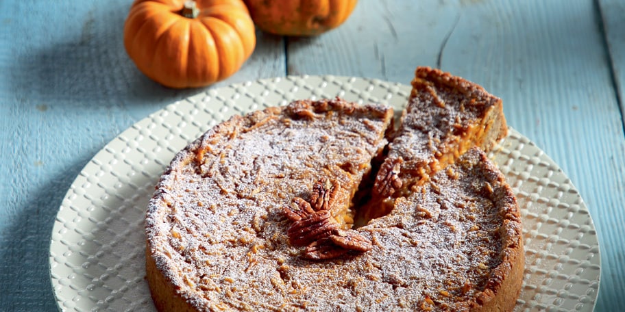 Γλυκιά τάρτα κολοκύθας σε κρούστα βρόμης