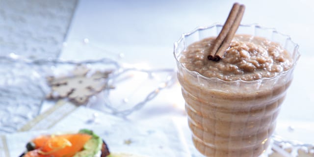 Κοκτέιλ... μηλόπιτα με σταφίδες και ρούμι