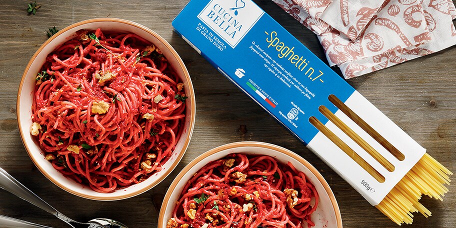 Σπαγγέτι με πέστο παντζαριών και καρύδια