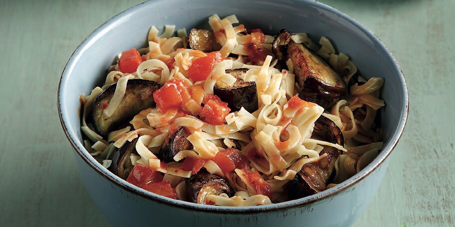 Χυλοπίτες µε µελιτζάνες και τοµάτες