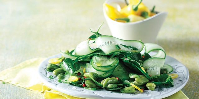 Σαλάτα με κουκιά και αγγούρι