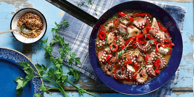 Χταπόδι με πιπεριά Φλωρίνης και σάλτσα μουστάρδας