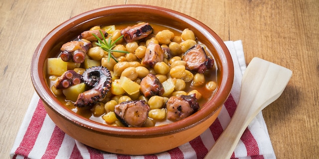 Ρεβίθια με χταπόδι