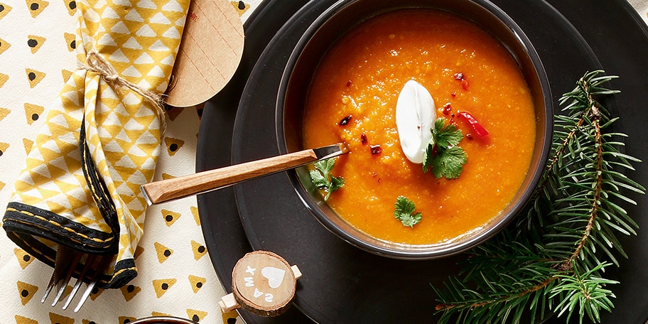 Καροτόσουπα με τσίλι και κόκκινες φακές