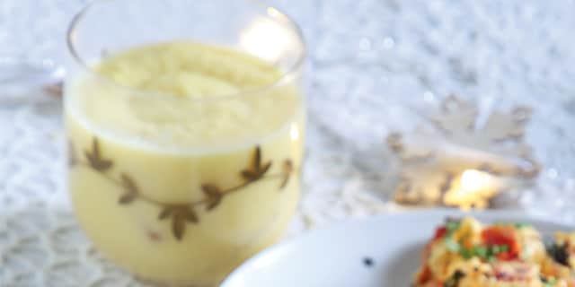 Χυμός με εξωτικά φρούτα και γάλα καρύδας