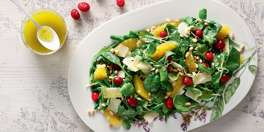 Σαλάτα ρόκα με πορτοκάλι, κράνμπερις και ντρέσινγκ πορτοκαλιού