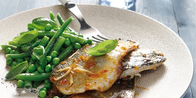 Φιλέτο λαβράκι με τζίντζερ και τσίλι