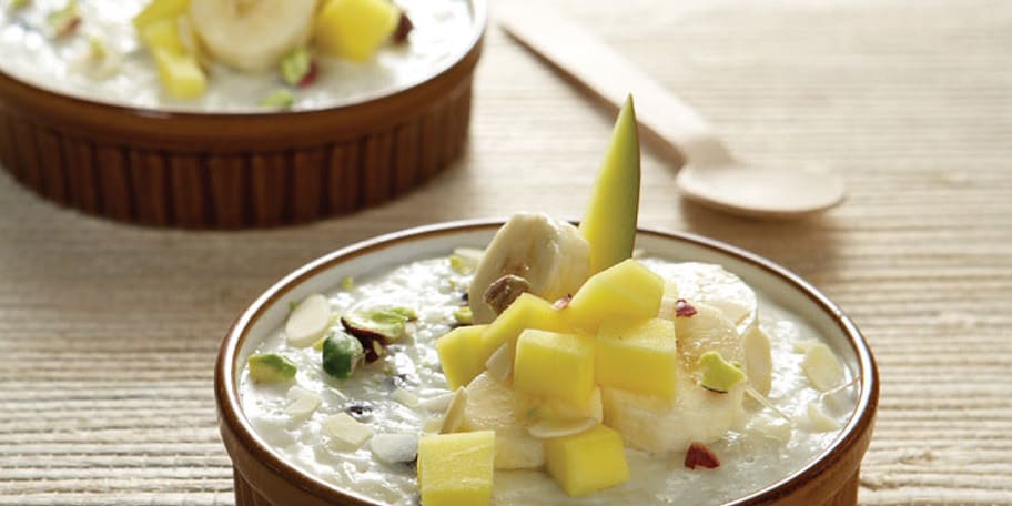 Ρυζόγαλο με γάλα καρύδας, σταφίδες σε ρούμι και εξωτικά φρούτα