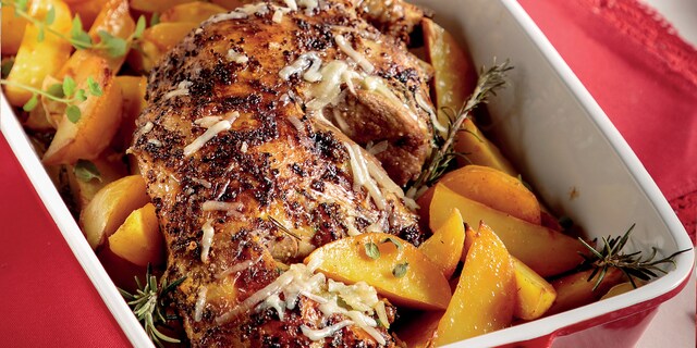 Αρνάκι στο φούρνο με γραβιέρα και δεντρολίβανο