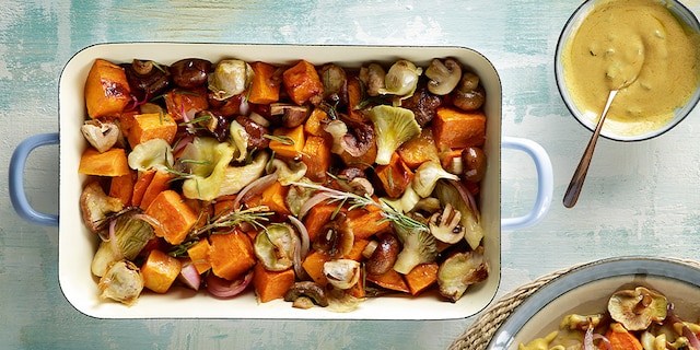 Γλυκοπατάτες στον φούρνο με μανιτάρια και λεμονάτη σάλτσα μουστάρδας 