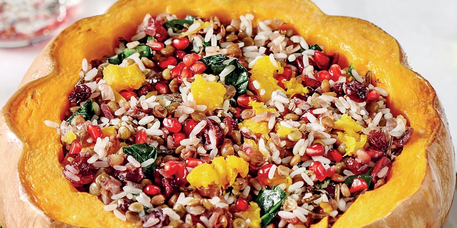 Κολοκύθες γεμιστές με άγριο ρύζι, αποξηραμένα φρούτα και «κιμά» φακής