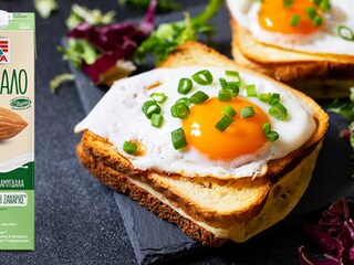 Croque Madame με Μπεσαμέλ Αμυγδάλου
