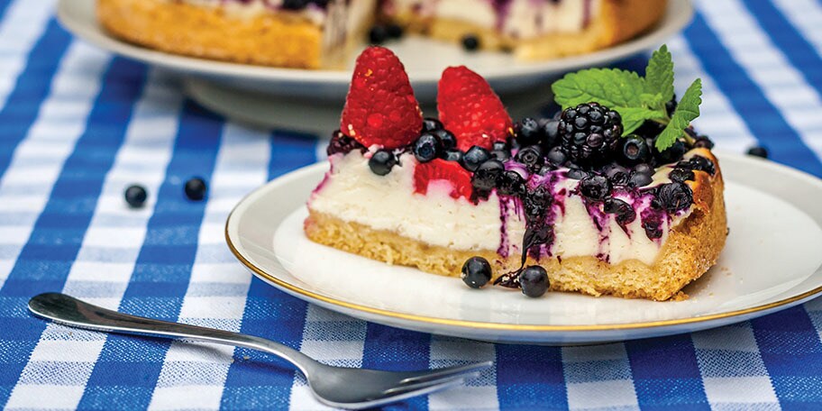 Cheesecake με QUAKER, μέλι ή φρούτα του δάσους