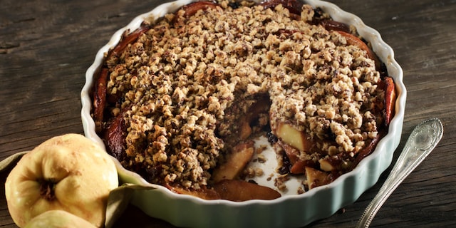 Κραμπλ με κυδώνια, πετιμέζι και ανατολίτικα μπαχάρια 