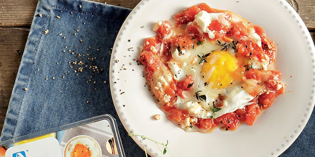 Στραπατσάδα με θυμάρι και γραβιέρα